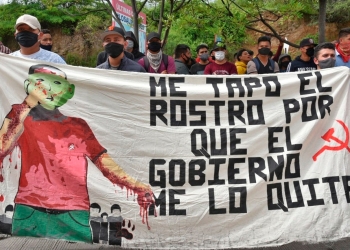 Padres de normalistas de Ayotzinapa exigen videos sobre desaparición de sus hijos