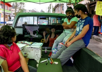 “La Abuela”, tortillería de CdMx que se volvió escuela para decenas de niños por COVID19