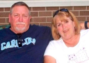 Pareja muere por Covid-19 con minutos de diferencia y tomados de la mano