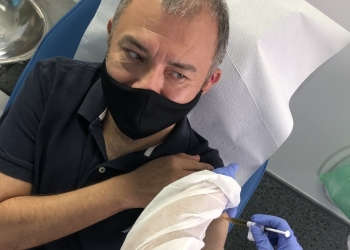 ‘Estoy llevando mi vida normal’: mexicano que recibió vacuna experimental de Covid-19