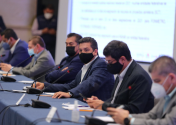 Gobernadores amagan con acudir a tribunales para obtener más recursos federales