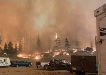 Desalojan en helicóptero a más de 200 personas en California por nuevo incendio