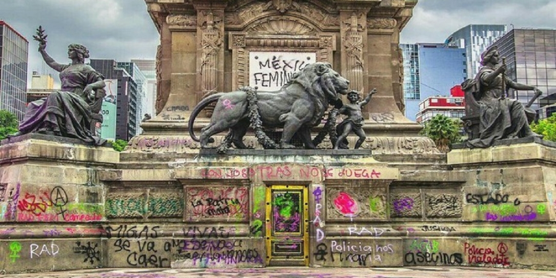 Proponen castigar a quien dañe monumentos durante marchas con trabajo comunitario