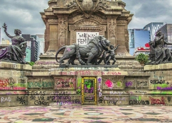 Proponen castigar a quien dañe monumentos durante marchas con trabajo comunitario