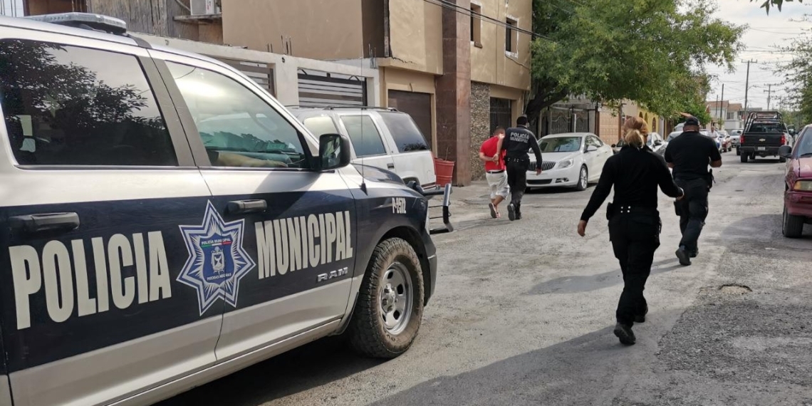 Ladrones roban en dos colonias