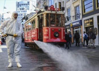 Turquía sancionará con cárcel a pacientes con COVID-19 que mientan sobre contactos