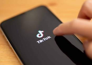TikTok propone acuerdo con Oracle y Walmart para operar en EU