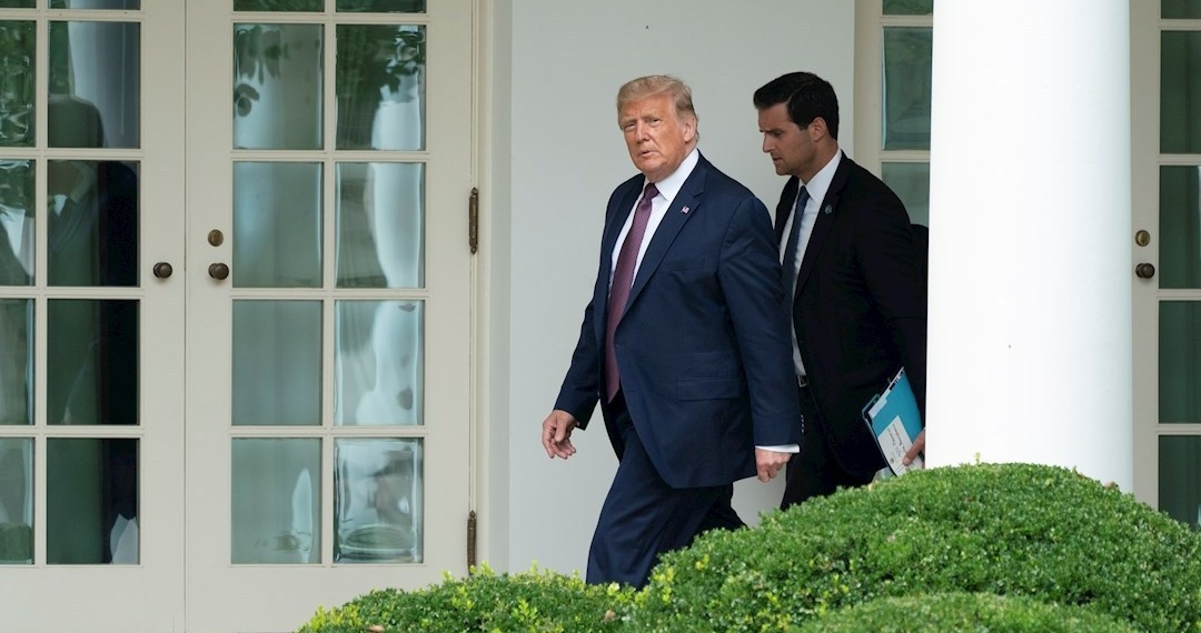 Detienen a sospechosa de enviar paquete con ricina a Trump