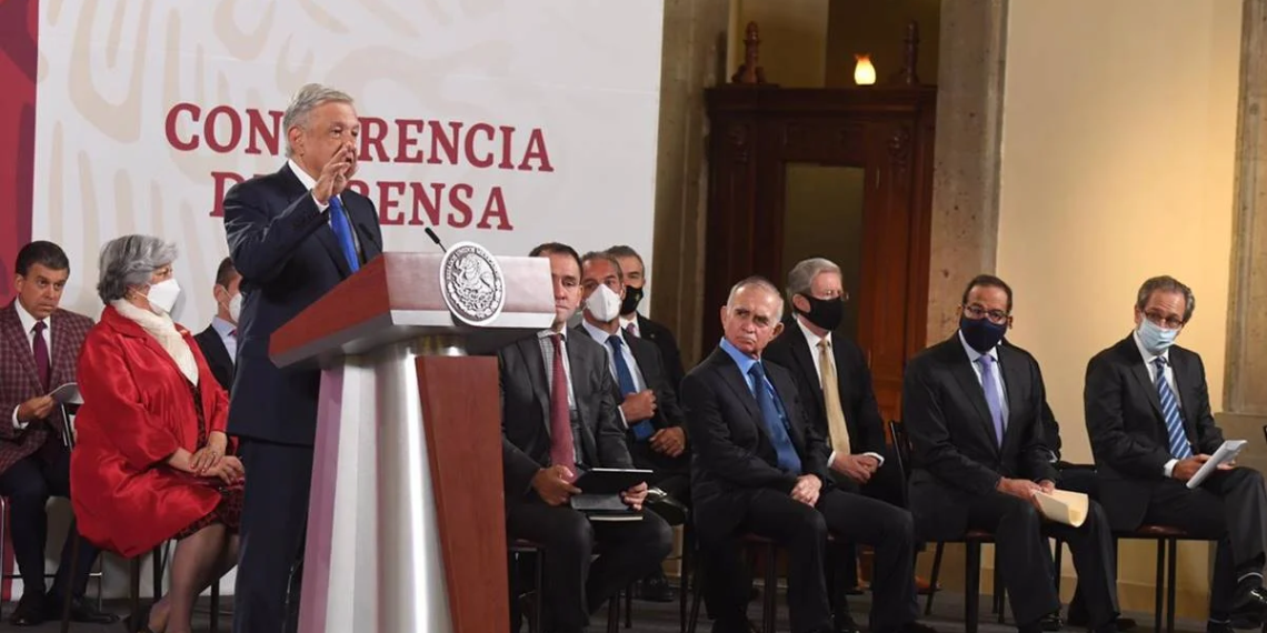 AMLO anuncia plan de inversión de sector privado y público