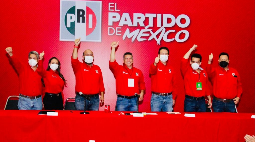 Carro completo festejan priistas