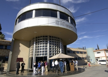 Se contagia director del HU
