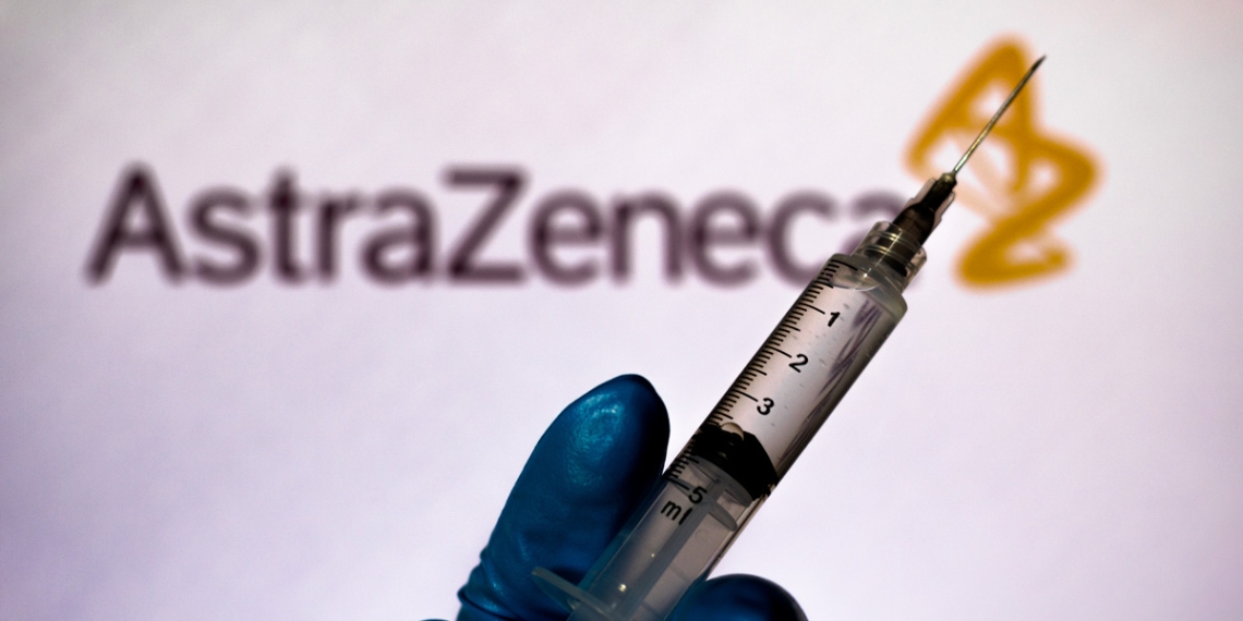 Genera respuesta inmune en ancianos vacuna de AstraZeneca