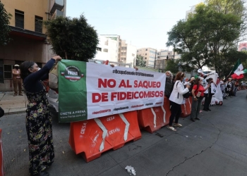 Protesta Frena en Senado; pide Monreal no bloquear