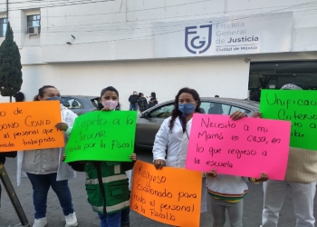 Peritos de la FGJ de la CDMX protestan para exigir bonos por COVID-19