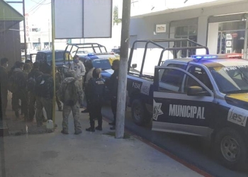 Por vestir ropa táctica provocan movilización