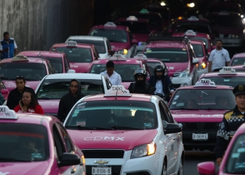 Protesta de taxistas provoca caos en CDMX