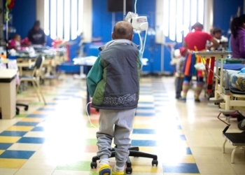 Padres de niños con cáncer pedirán ayuda a Joe Biden ante desabasto de medicinas