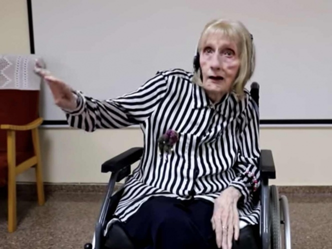 Exbailarina con Alzheimer baila al escuchar ‘El Lago de los Cisnes’ y conmueve a todos