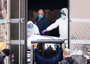 Más de 600 muertos por COVID-19 permanecen en congeladores en Nueva York