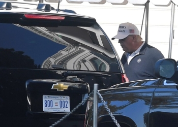 Trump regresa a jugar golf y sigue sin reconocer su derrota