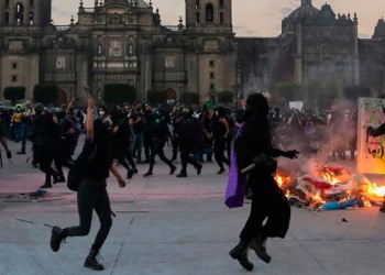Marcha contra la violencia en Ciudad de México termina en violencia