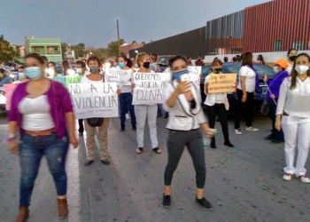 Marchan feministas en Acuña; piden justicia