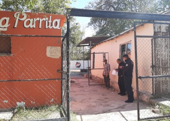 Encuentran a un hombre muerto en un club deportivo