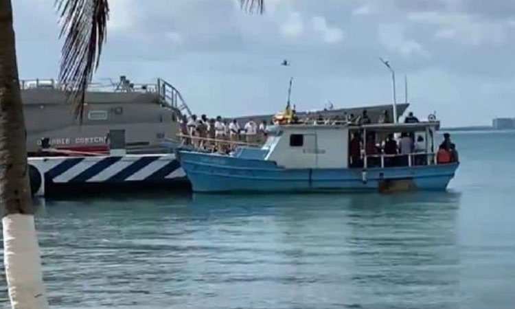 INM y Semar rescata a 14 migrantes cubanos en el Caribe