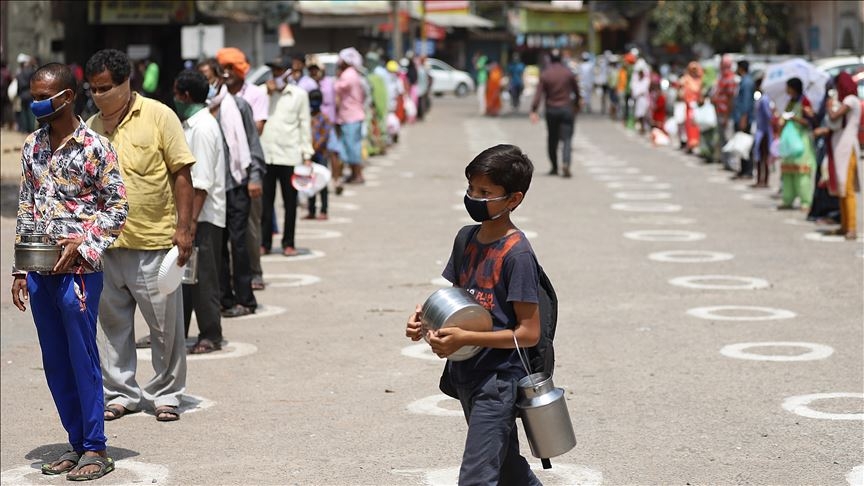 Voluntario de vacuna en India interpone demanda por efectos secundarios