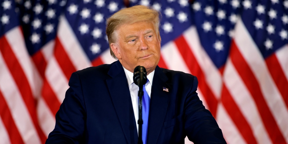Trump presenta demanda para detener el conteo de votos en Georgia