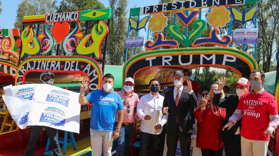 Realizan caravana a favor de Trump en la Ciudad de México