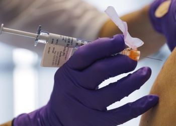 OPS negocia con Moderna y Pfizer para garantizar el acceso a vacuna contra COVID-19