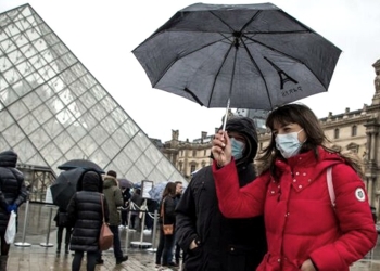 Impone Francia toque de queda en todo diciembre, excepto en la Navidad, ante Covid