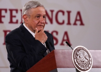 INE emite medidas cautelares contra AMLO por pronunciarse sobre coalición PRI, PAN y PRD
