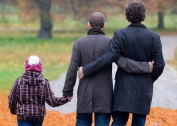 Hungría aprueba una ley que prohíbe la adopción a parejas homosexuales