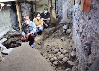 Arqueólogos mexicanos localizan fachada de torre de cráneos de Tenochtitlan