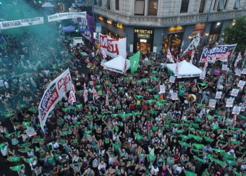 Avance del aborto legal en Argentina reaviva la exigencia de su aprobación en México