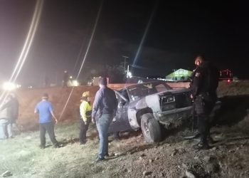 Sale del camino y se   va 4 metros abajo