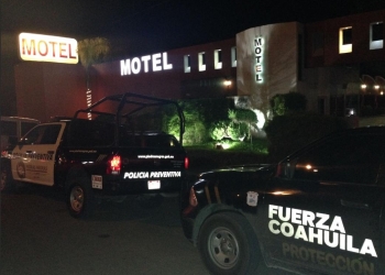Investigan reporte de disparos en exterior de un motel