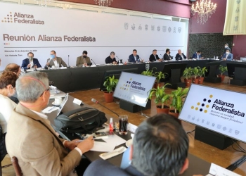 Inaceptable que estados esperen 18 meses para vacuna contra COVID-19: Alianza Federalista