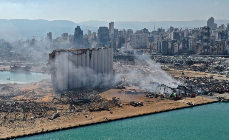 Imputan a primer ministro de Líbano y tres exministros por explosión en puerto de Beirut