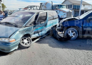 Conductor descuidado ocasiona accidente vial