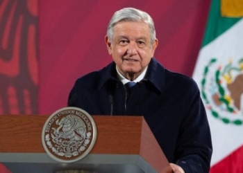 Idealiza AMLO, otra vez, atención como en Dinamarca