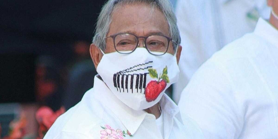 Internan de emergencia a Armando Manzanero; tiene covid-19