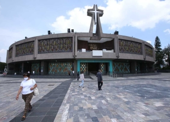 Cierra Basílica de Guadalupe para evitar llegada de fieles