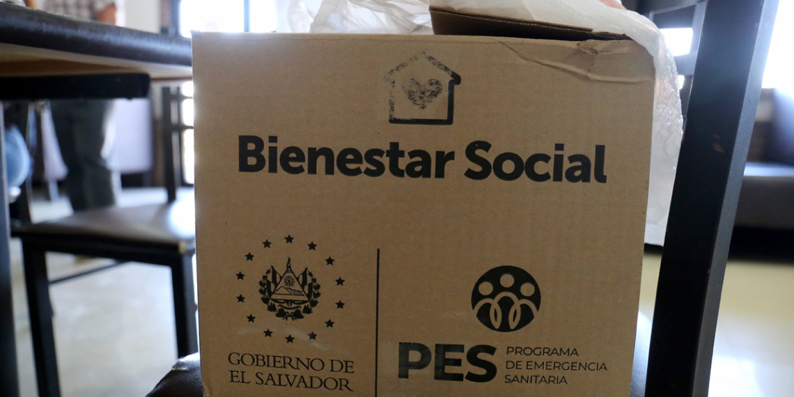 Entregan despensas de El Salvador en Durango; piden investiguen el caso