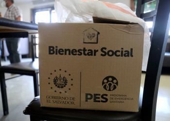 Entregan despensas de El Salvador en Durango; piden investiguen el caso