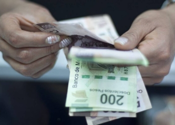 Estamos dialogando para aumentar salario mínimo en México en 2021: AMLO