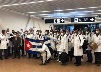 Médicos cubanos regresarán a la CDMX para apoyar en emergencia por COVID-19