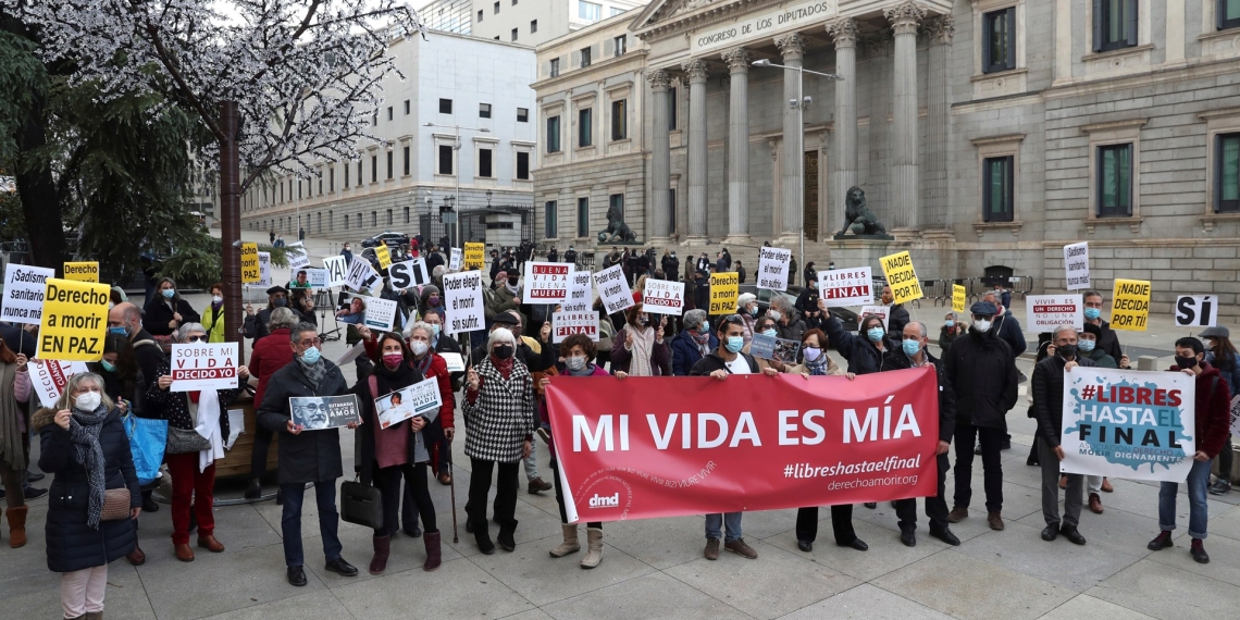 Aprueba Congreso de España ley para reconocer la eutanasia como un derecho